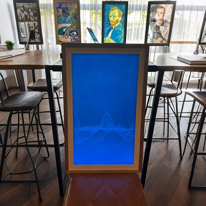 Qtenboard digital signage High-End Art Display Scene