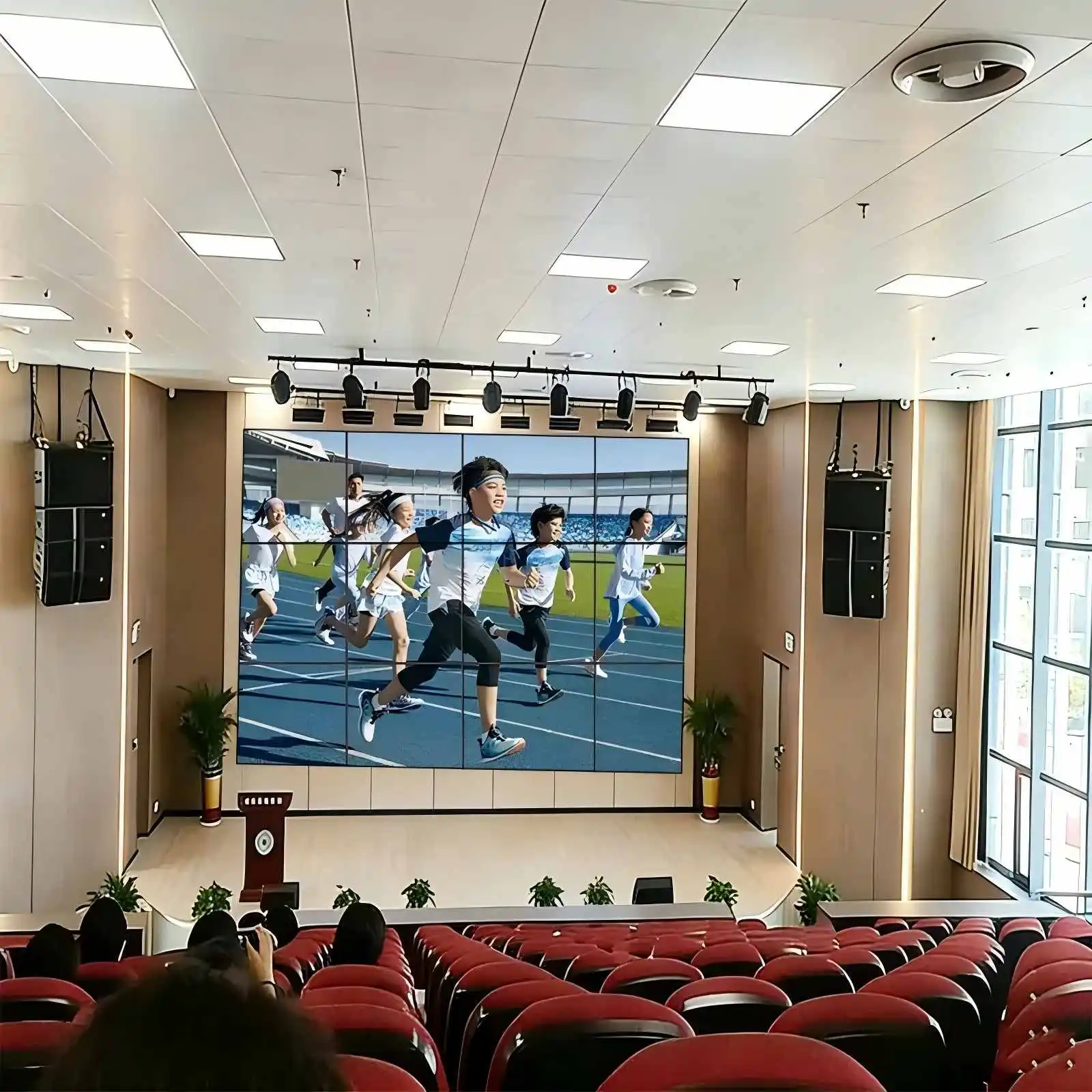 Qtenboard LCD Video Wall Education Applications