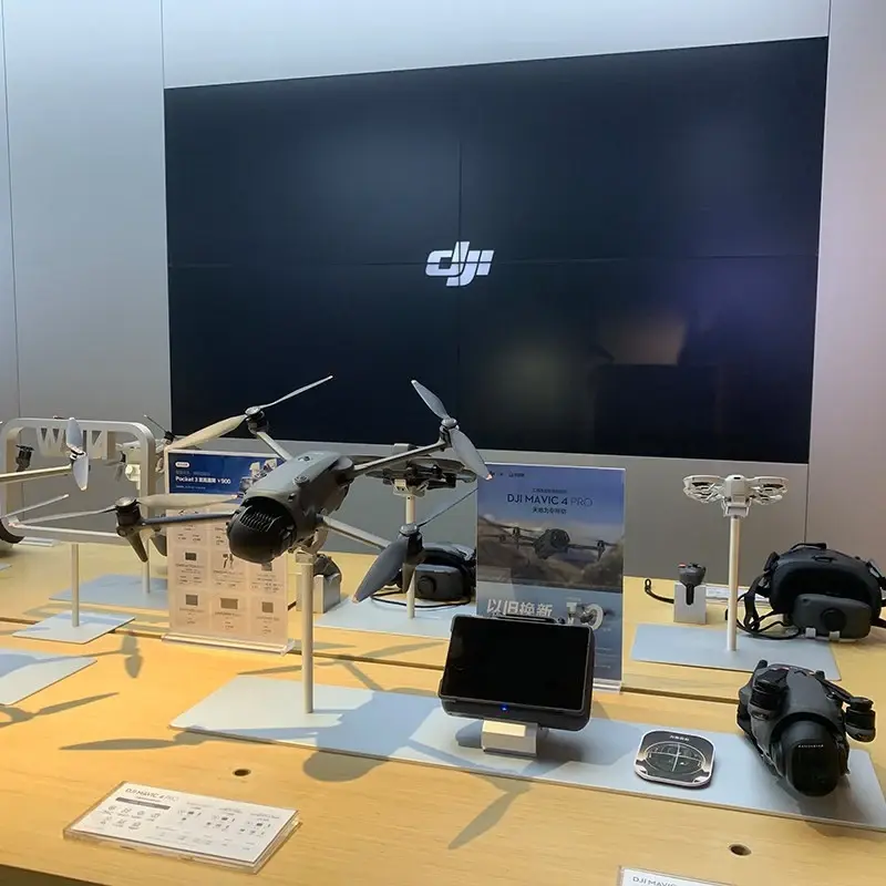 Immersive LCD Video Wall at DJI Store Japan